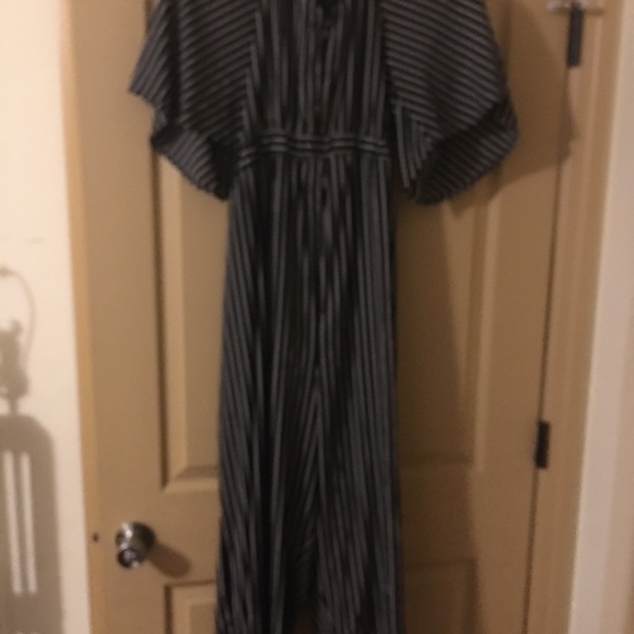 Black and white jumpsuit - Picture 1 of 1